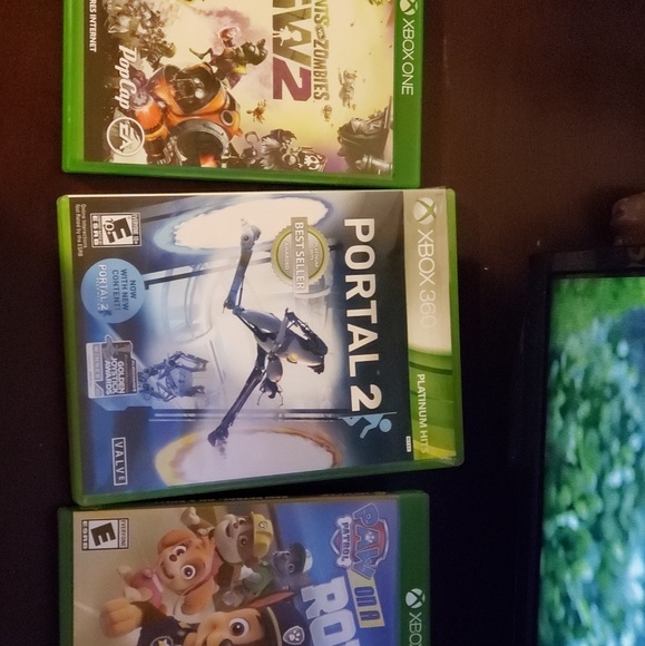 Xbox One S - Picture 2 of 3